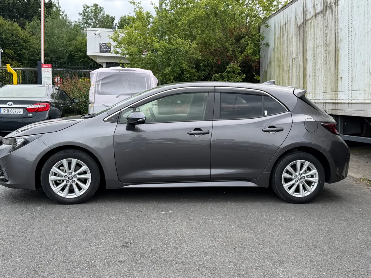 Toyota Corolla Sport 2023 1.8 Hybrid Grey - Image 5
