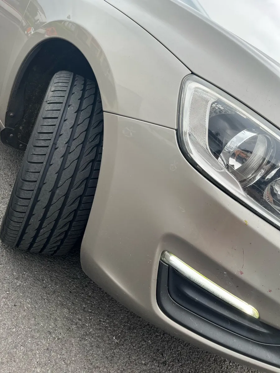 Volvo S60 2015 - Image 3