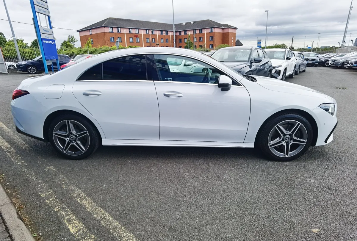 Mercedes-Benz CLA250E AMG EXECUTIVE 2023 - Image 4