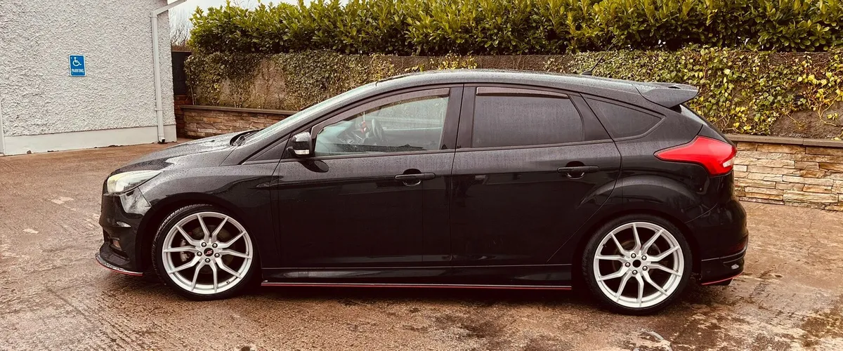 2015 Ford Focus ST-2 - Image 2
