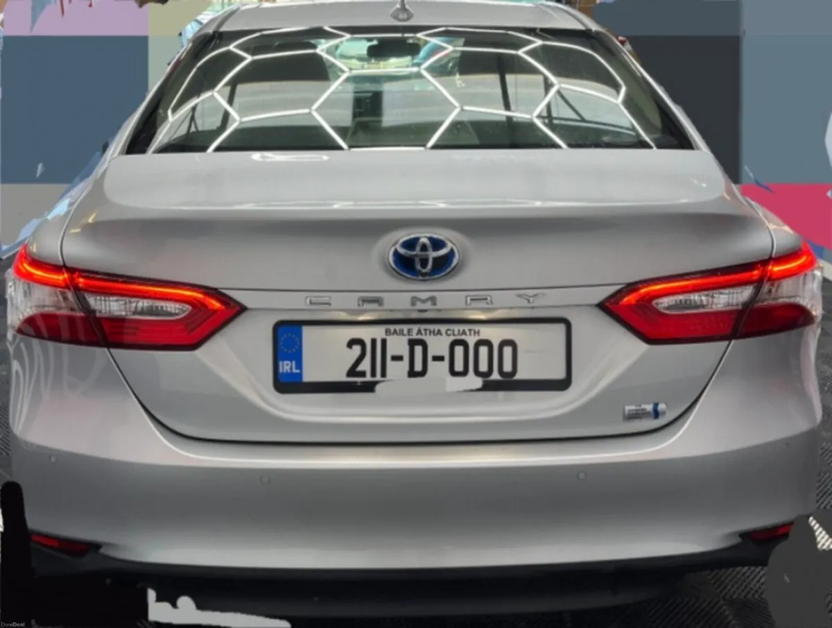 TOYOTA CAMRY 2021 LOW MILEAGE ONLY 31000KMS - Image 2