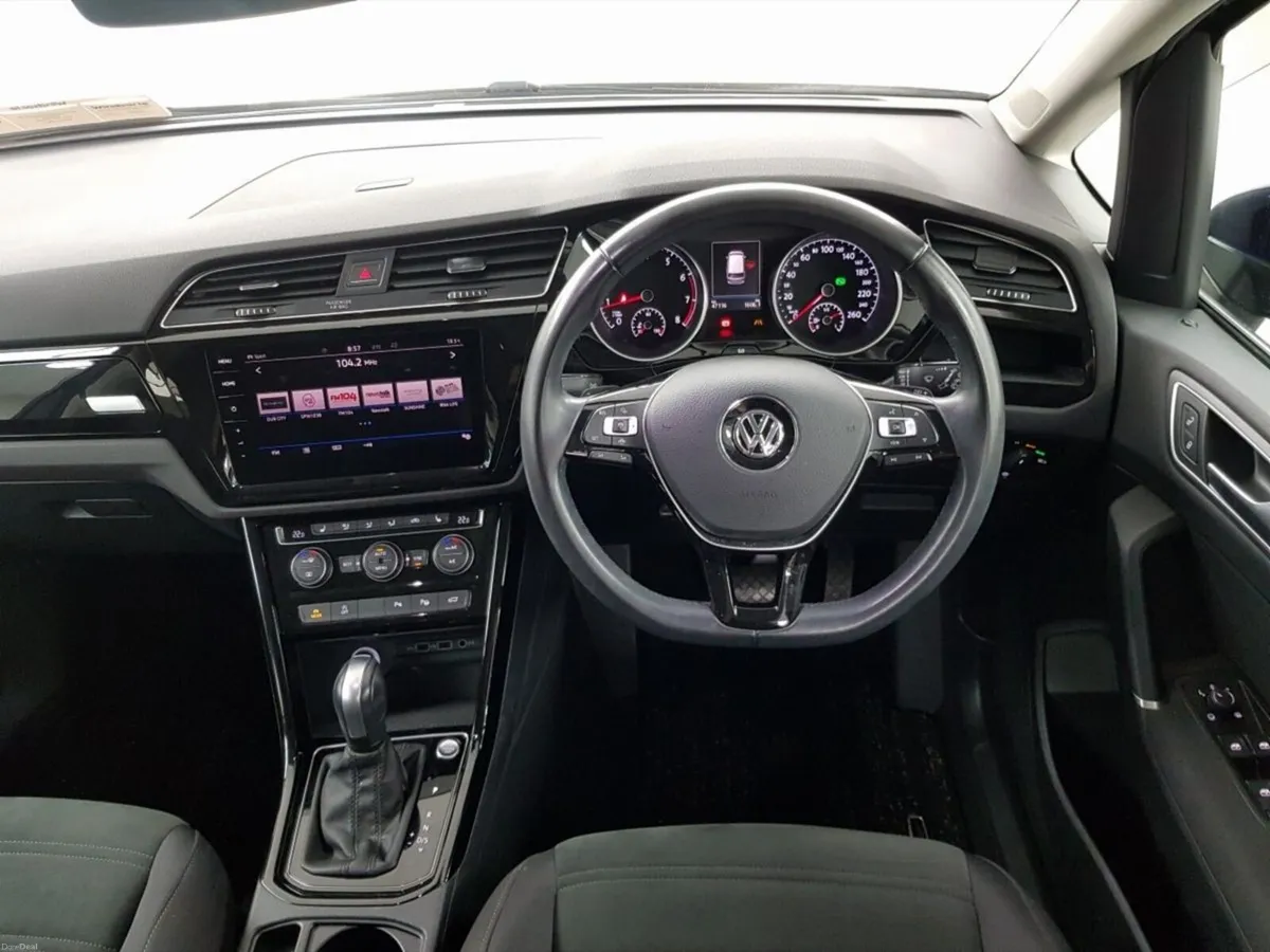 Volkswagen Touran TSi High-Line Auto - Image 3