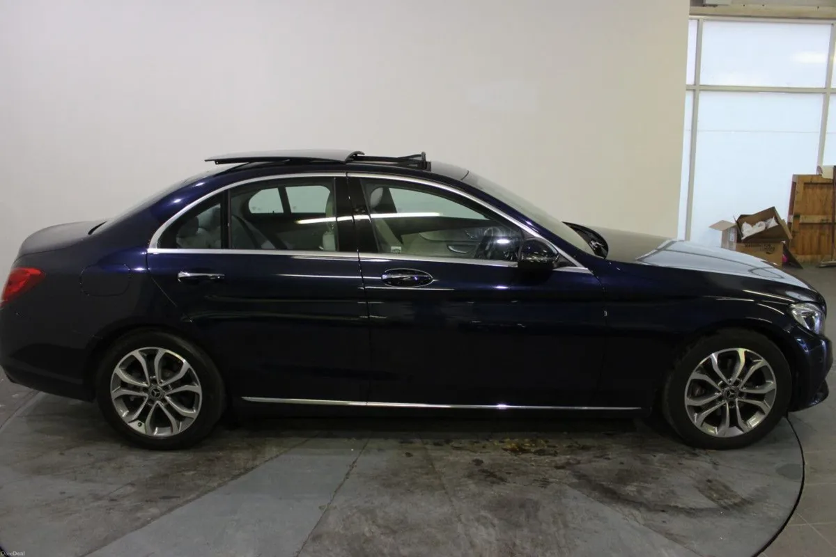Mercedes-Benz C-Class C 220 D SPORT PREMIUM + AUTO - Image 4