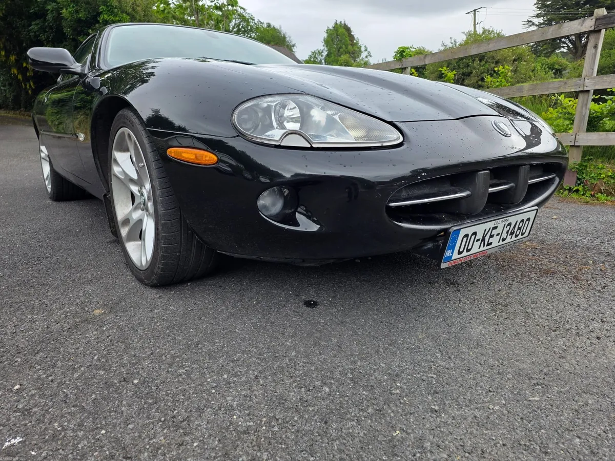 Jaguar XK8 - Image 2