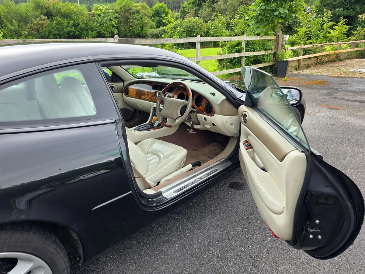 Jaguar XK8 - Image 3