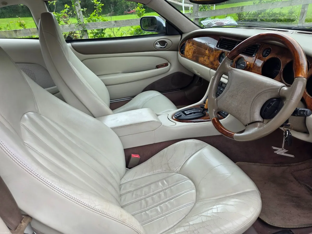 Jaguar XK8 - Image 6