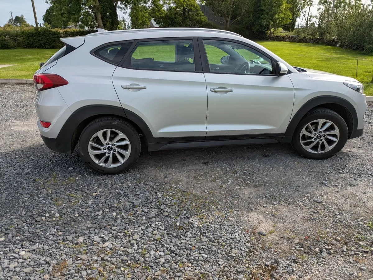 2017 Hyundai Tucson 1.7 CRDi SE Nav – High Spec - Image 2