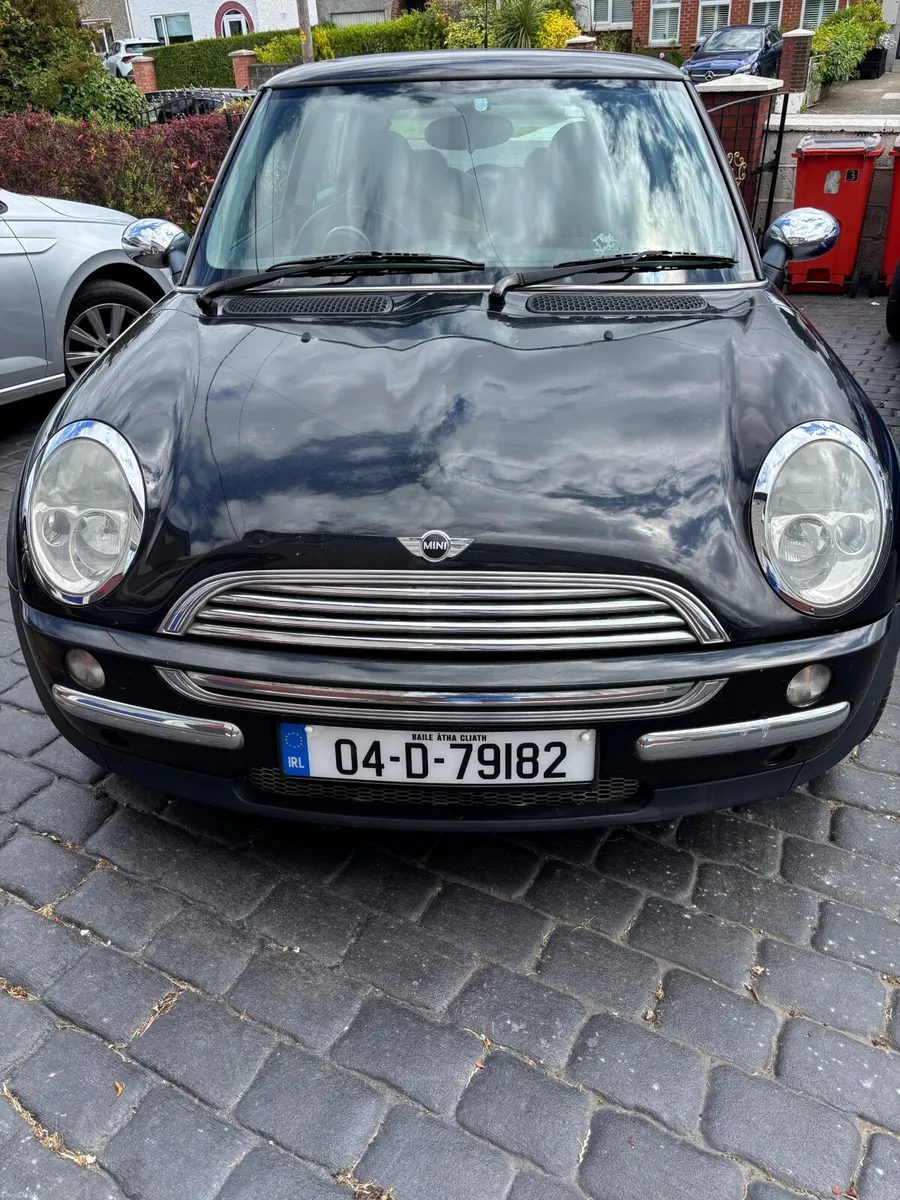 Mini Cooper 2004 - Image 1