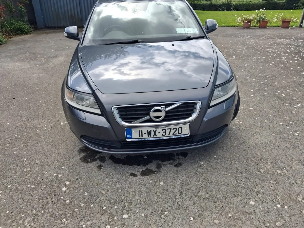 Volvo S40 2011 - Image 1