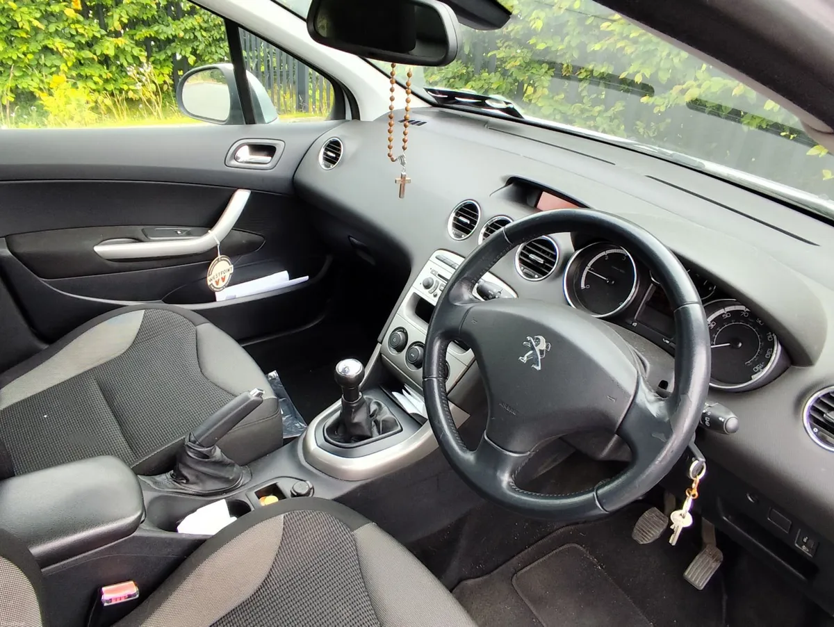 Peugeot 308 2011 - Image 3