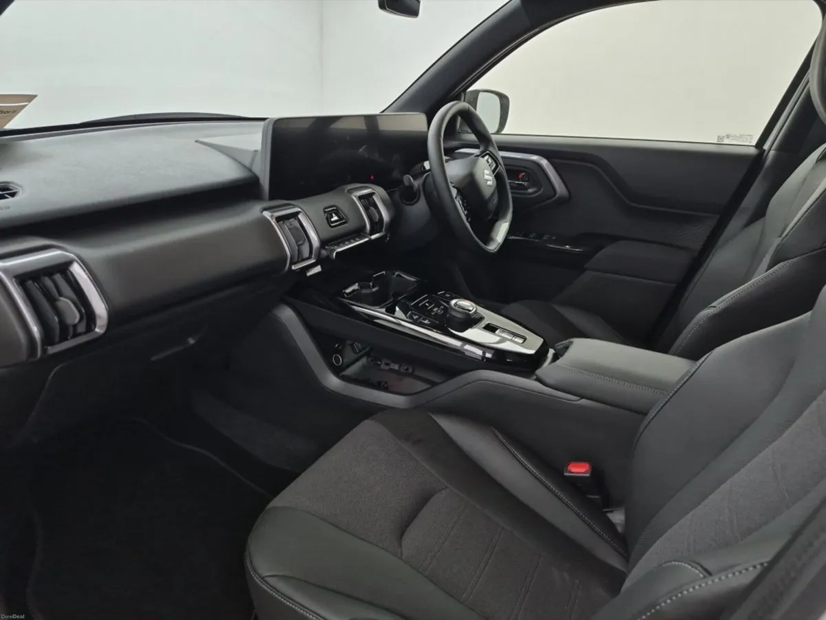 Suzuki Vitara E Ultra Automatic 61kWh - Image 4