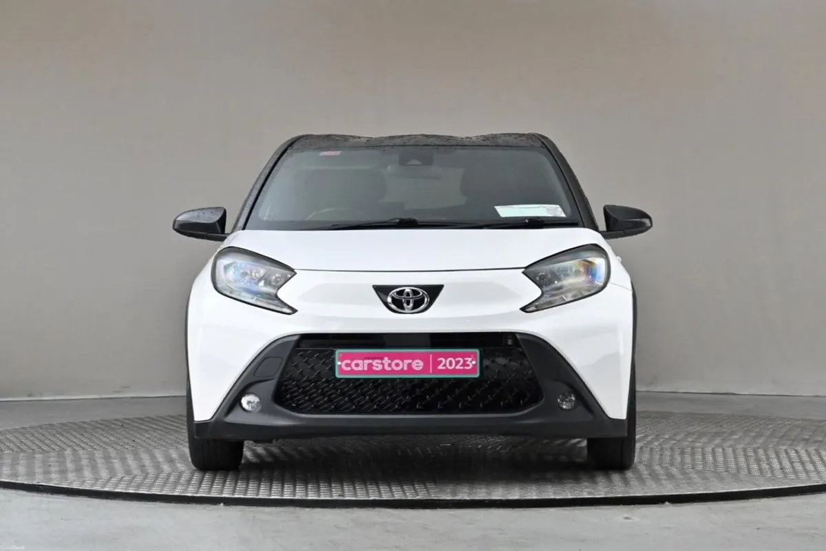 Toyota Aygo X 1.0 DESIGN S-CVT - Image 2