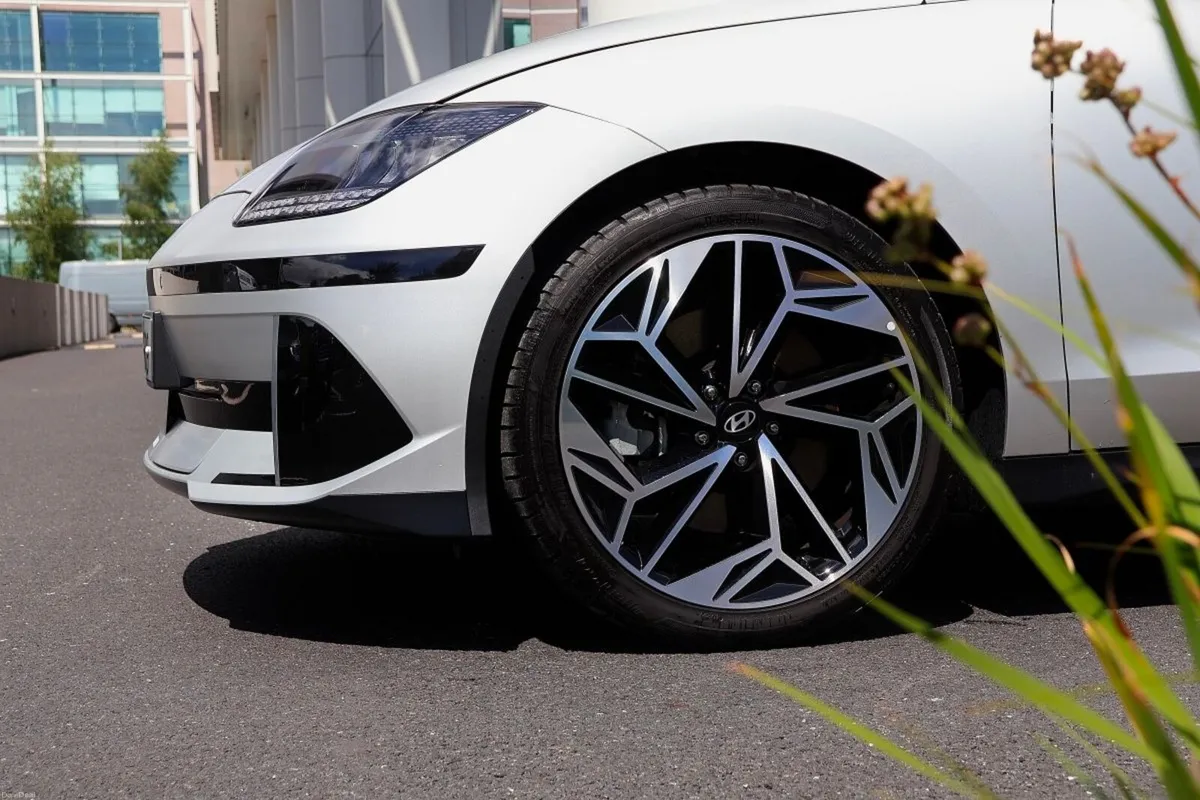 Hyundai IONIQ 6 Ioniq 6 Signature 53 kW, Upgraded - Image 4