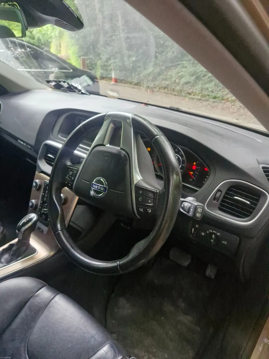 Volvo V40 2016 - Image 6