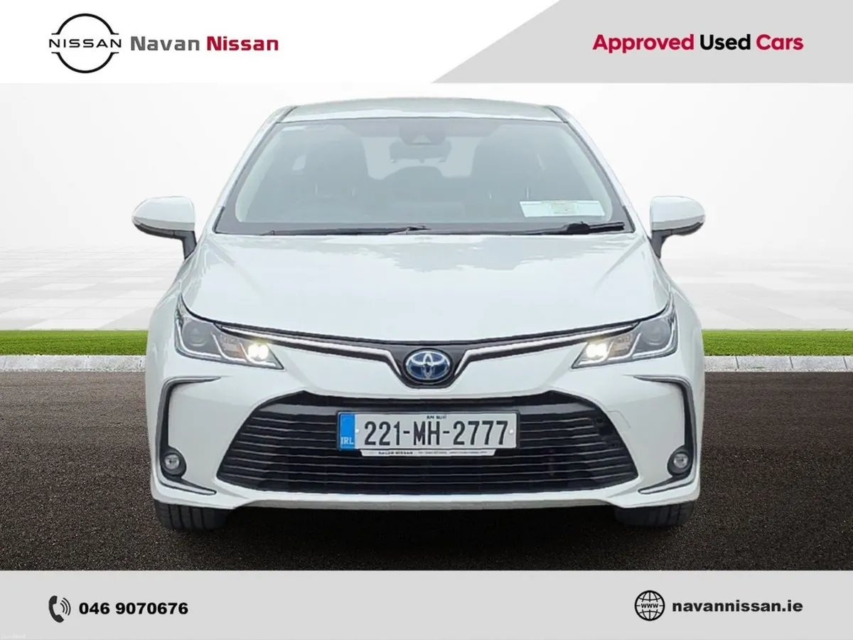 Toyota Corolla 1.8 Hybrid Luna Saloon *LOW RUNNING - Image 3