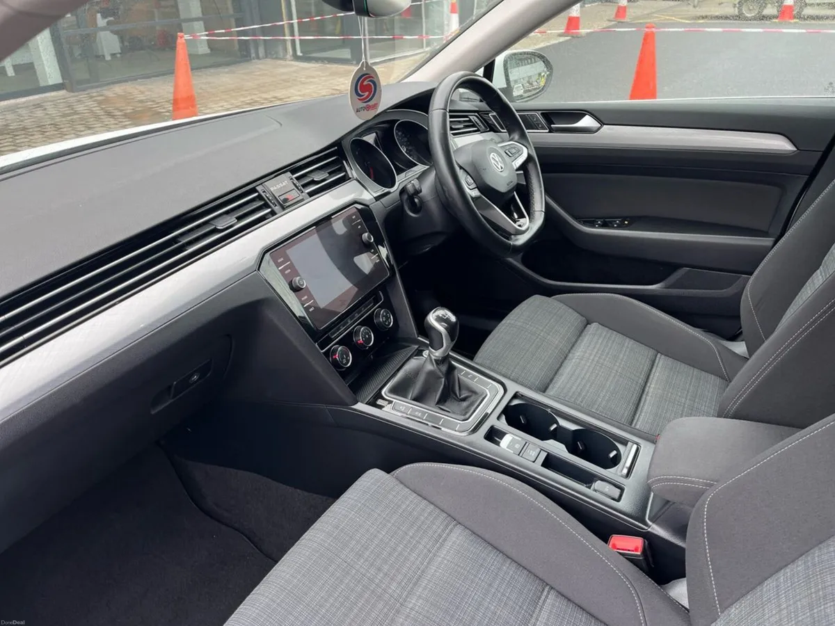 Volkswagen Passat 2.0 TDI 150HP-FLASH SALE!!Ends S - Image 3
