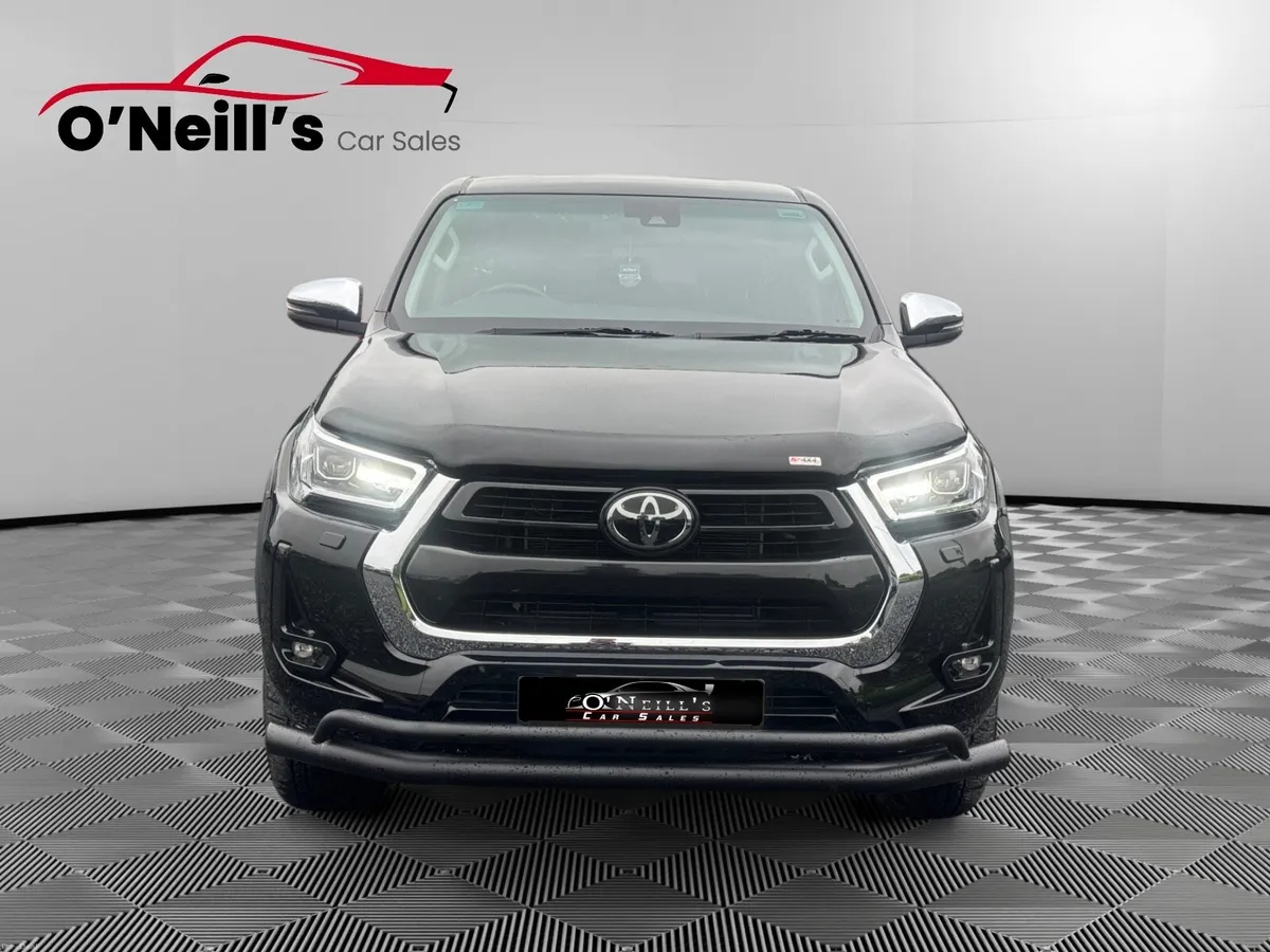 Toyota Hilux 2022 INVINCIBLE X STYLE 4WD AUTO #239 - Image 2