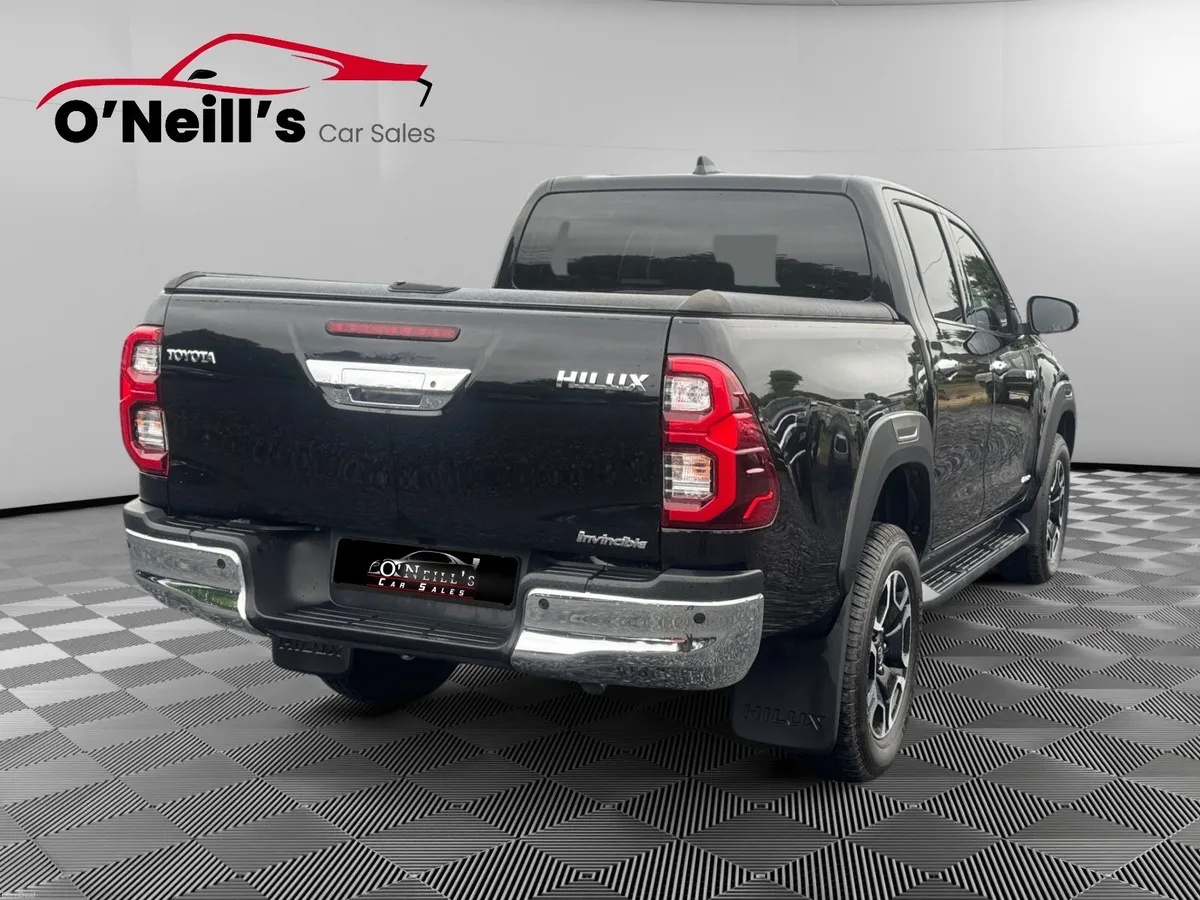 Toyota Hilux 2022 INVINCIBLE X STYLE 4WD AUTO #239 - Image 6