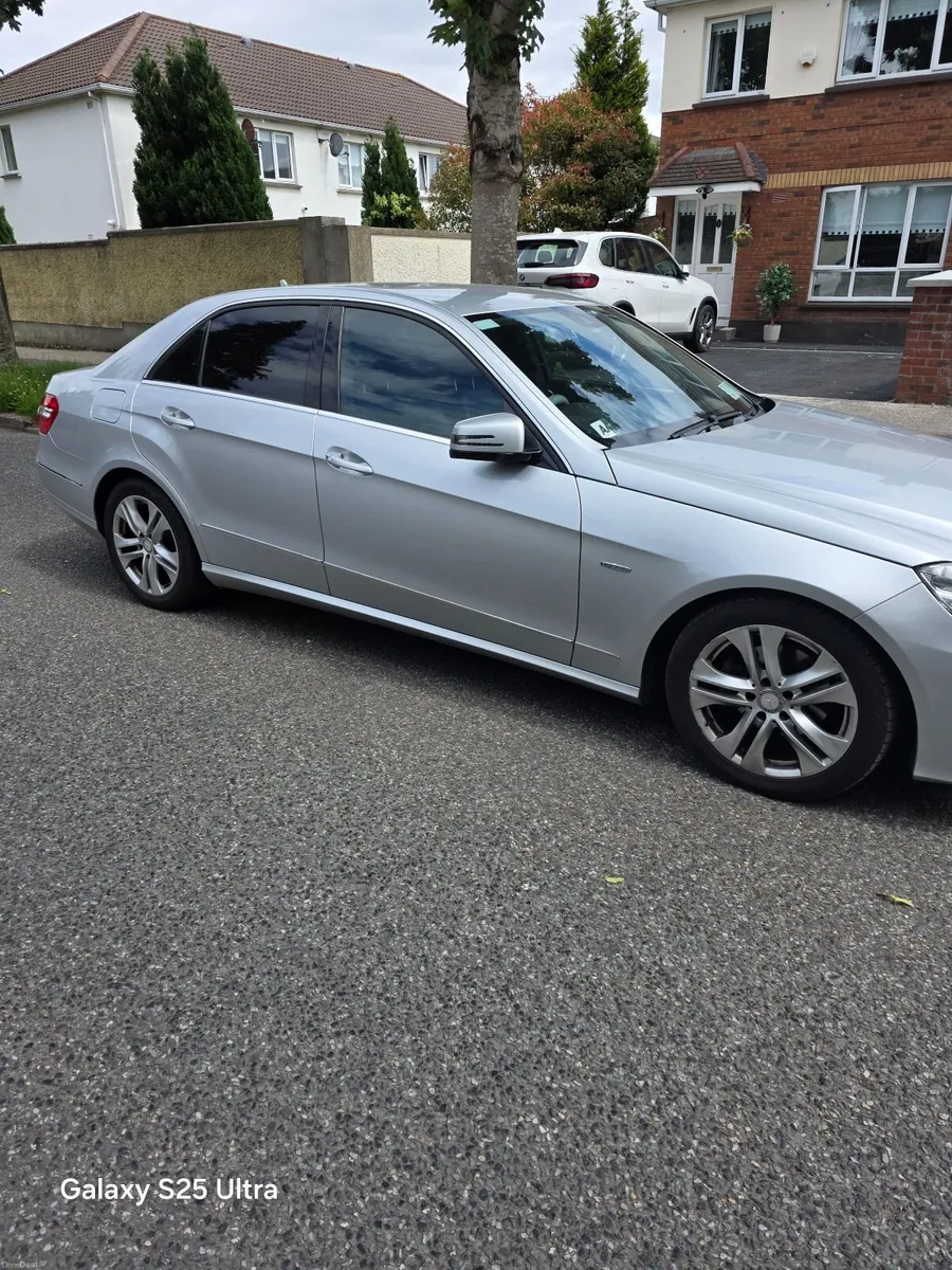 Mercedes-Benz E-Class 2012 - Image 4