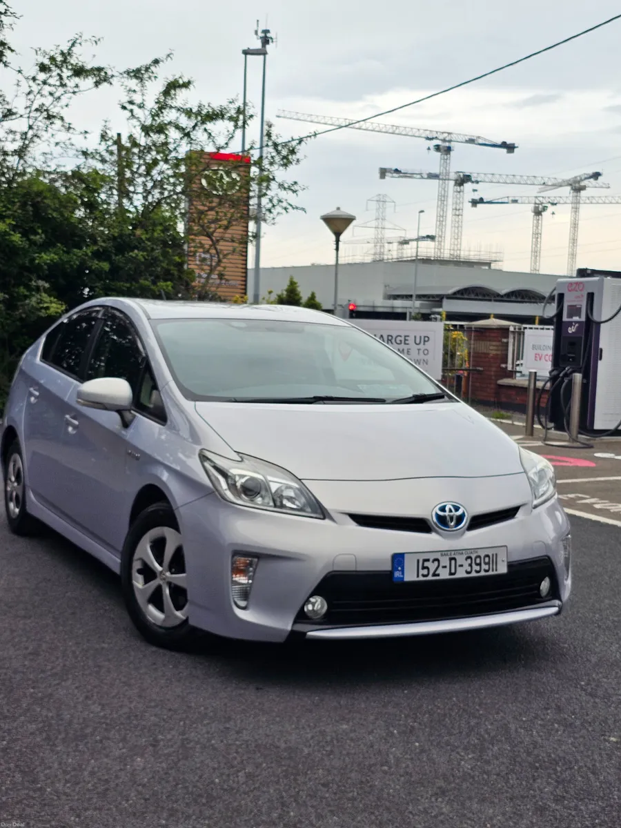 Toyota Prius 2015 Hybrid - Image 3