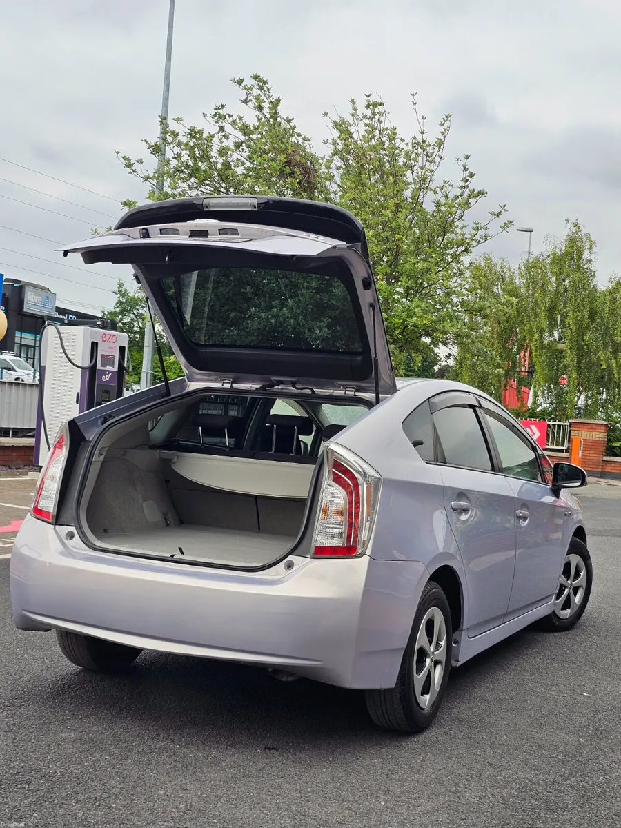 Toyota Prius 2015 Hybrid - Image 4