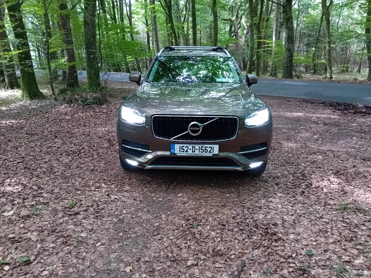 152 VOLVO  XC90, D5 AUTO 4X4 MOMENTUM SUV - Image 2