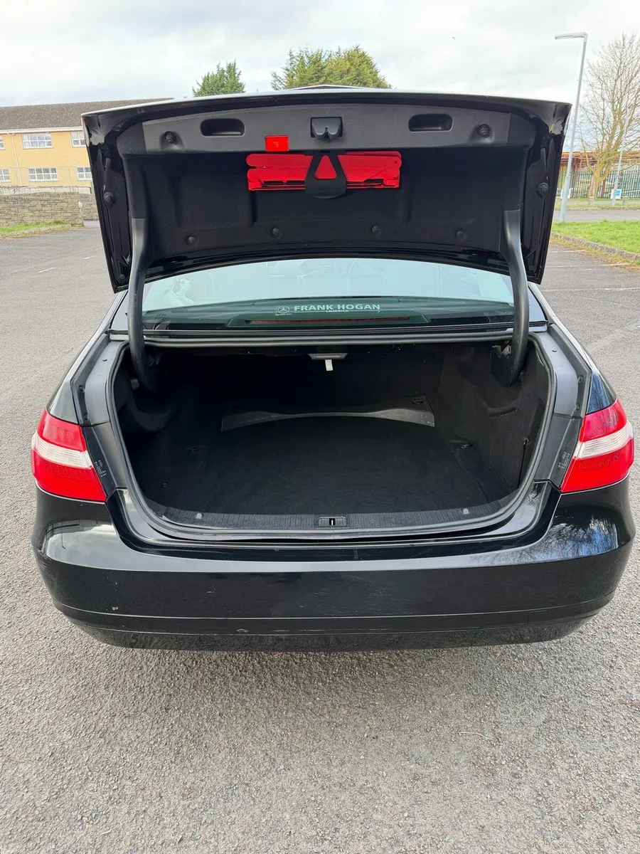 Mercedes E class 200 - Image 5