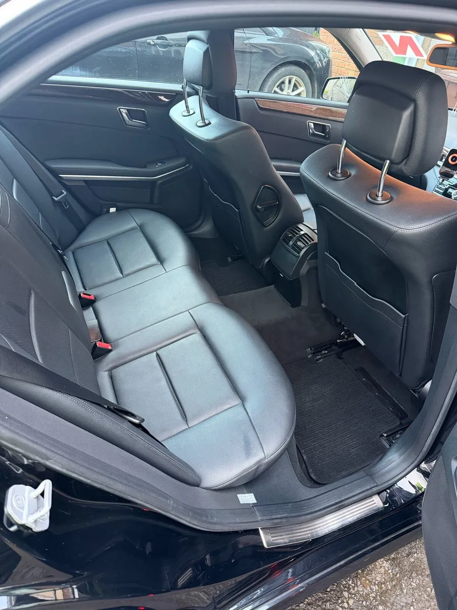 Mercedes E class 200 - Image 2