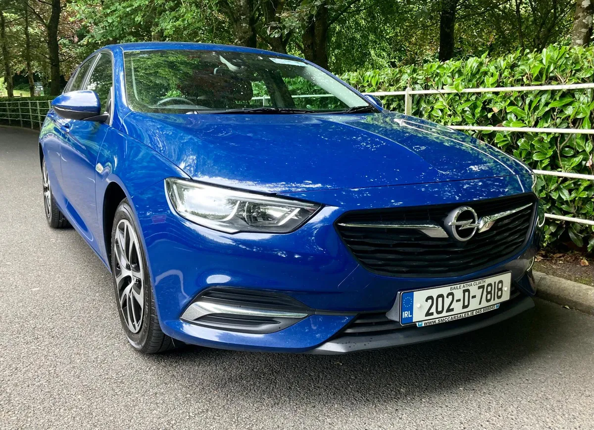 Opel Insignia  1.6 TurboD ecoTEC Deluxe Edition - Image 1