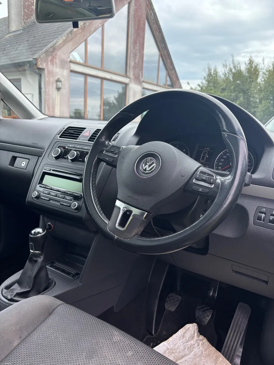 Volkswagen Touran 2015 - Image 3