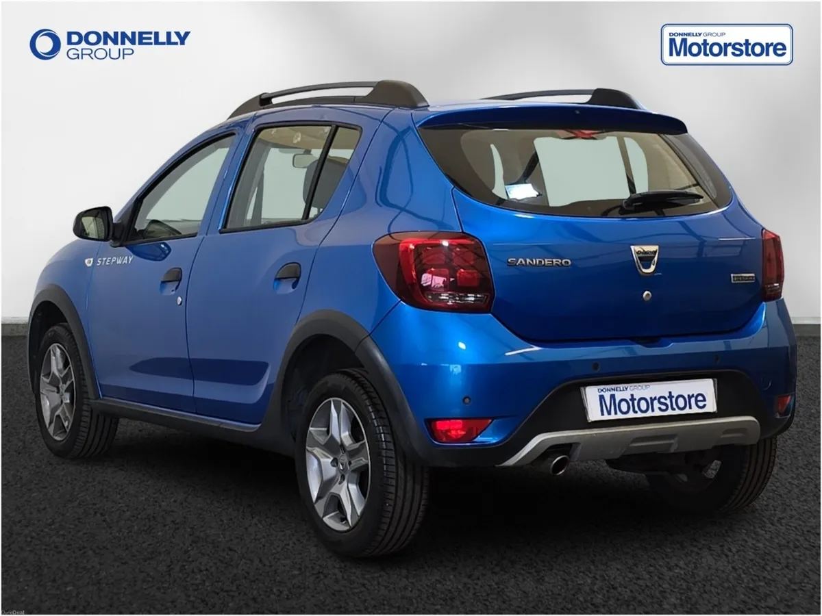 Dacia Sandero Stepway Hatchback Laureate - Image 2