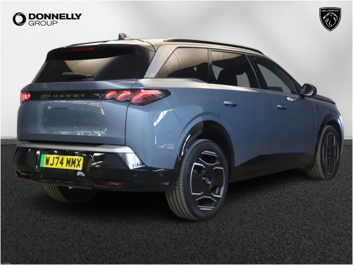 Peugeot 5008 E- Electric Estate GT - Image 2