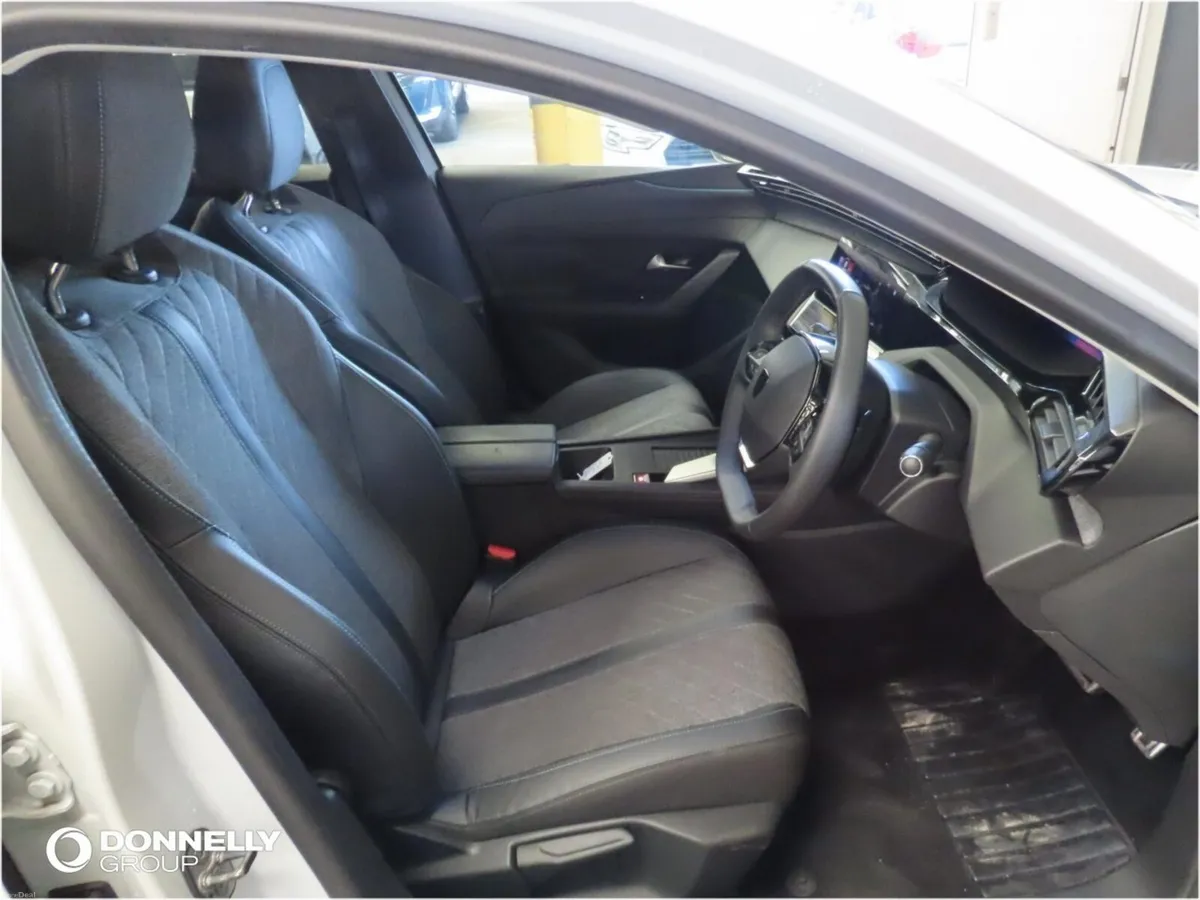 Peugeot 408 Fastback Allure Premium - Image 3
