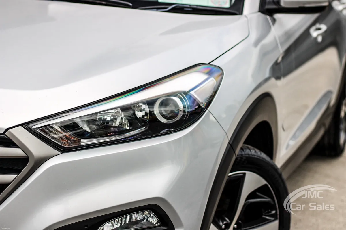 2018 HYUNDAI TUSCON EXECUTIVE - Image 2