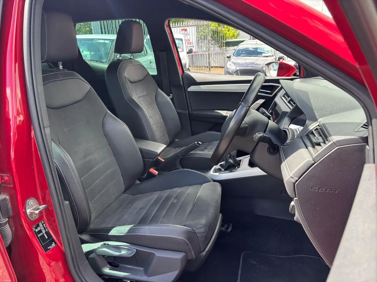 SEAT Arona 2021  PETROL  EXCELLENCE  MODEL - Image 4