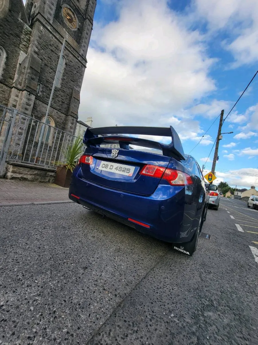 Car - Image 1
