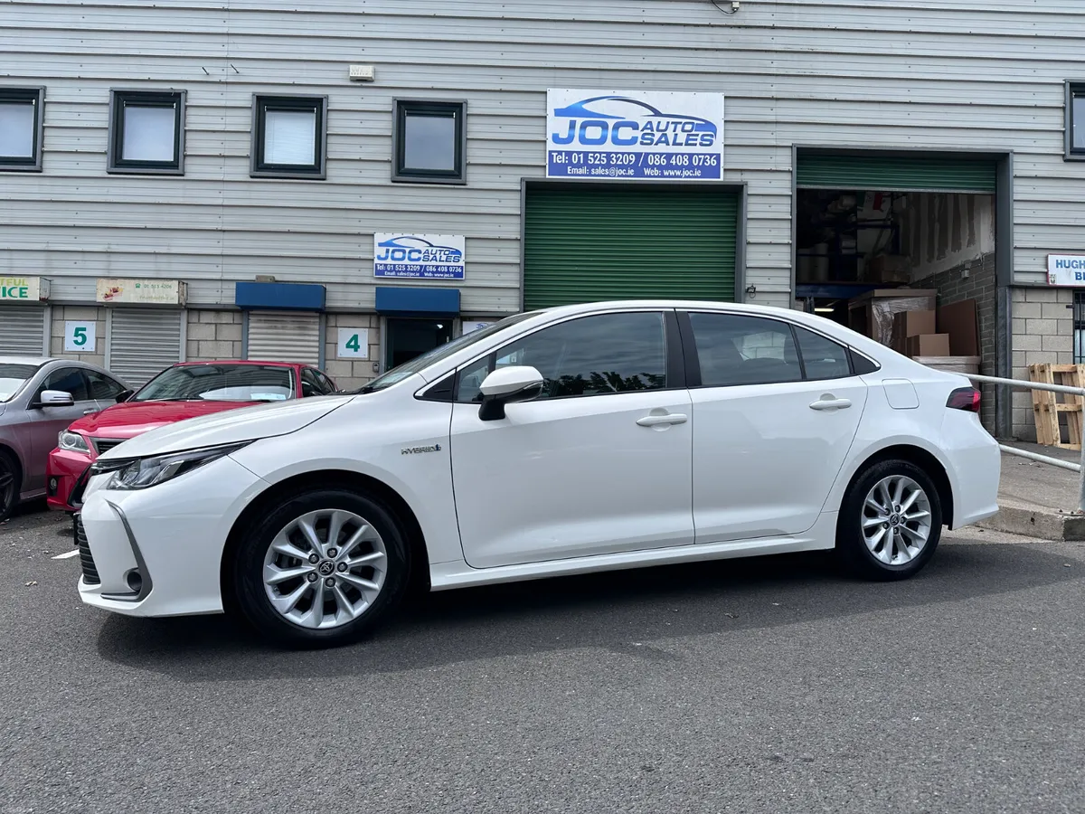 Toyota Corolla 1.8 Hybrid Luna, 2021 - Image 1