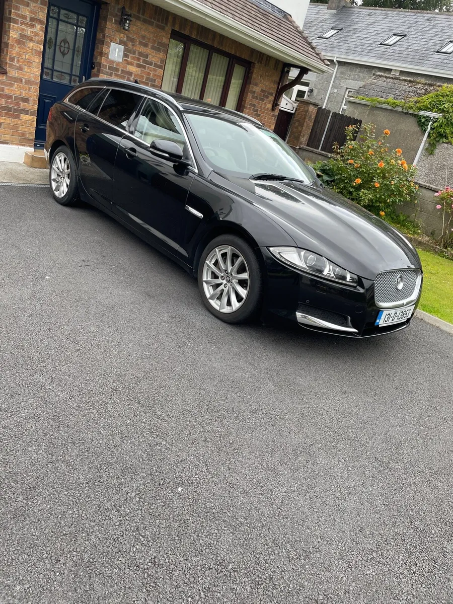 Jaguar XF - Image 2