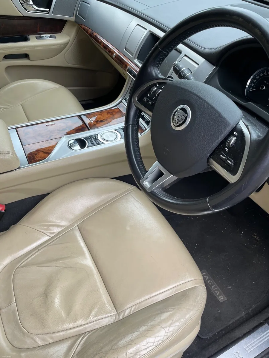 Jaguar XF - Image 3