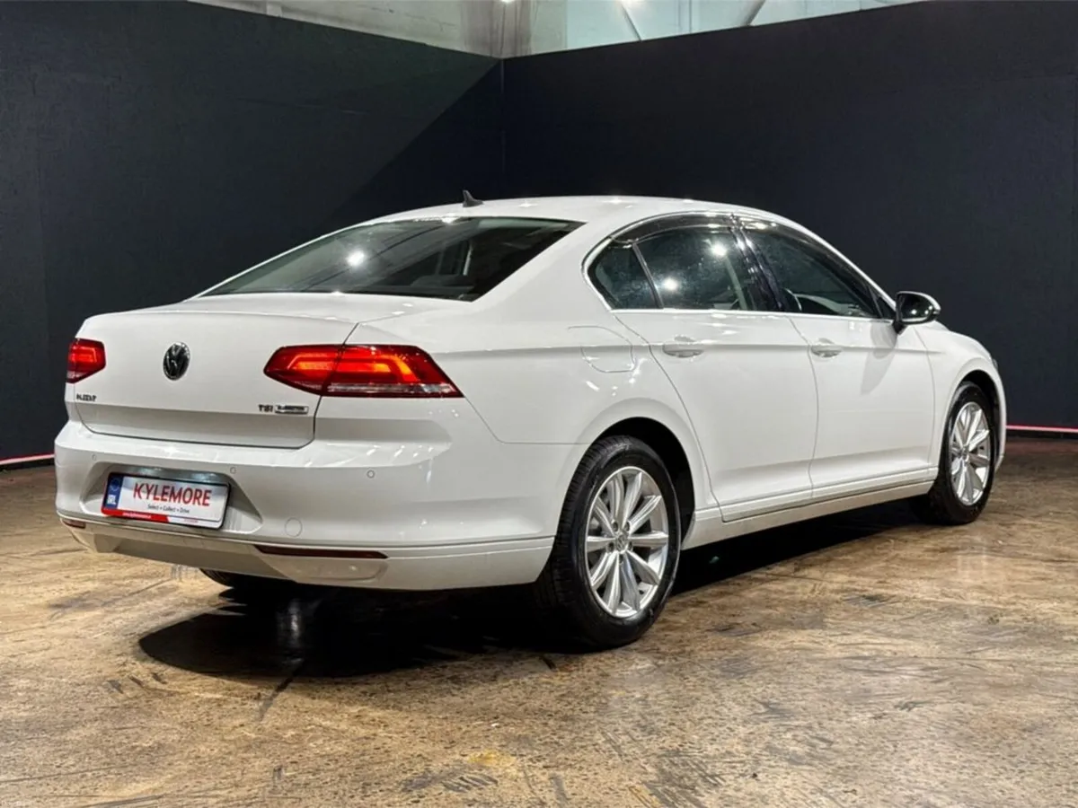 Volkswagen Passat 1.4 TSI COMFORT LINE - FACTORY A - Image 4