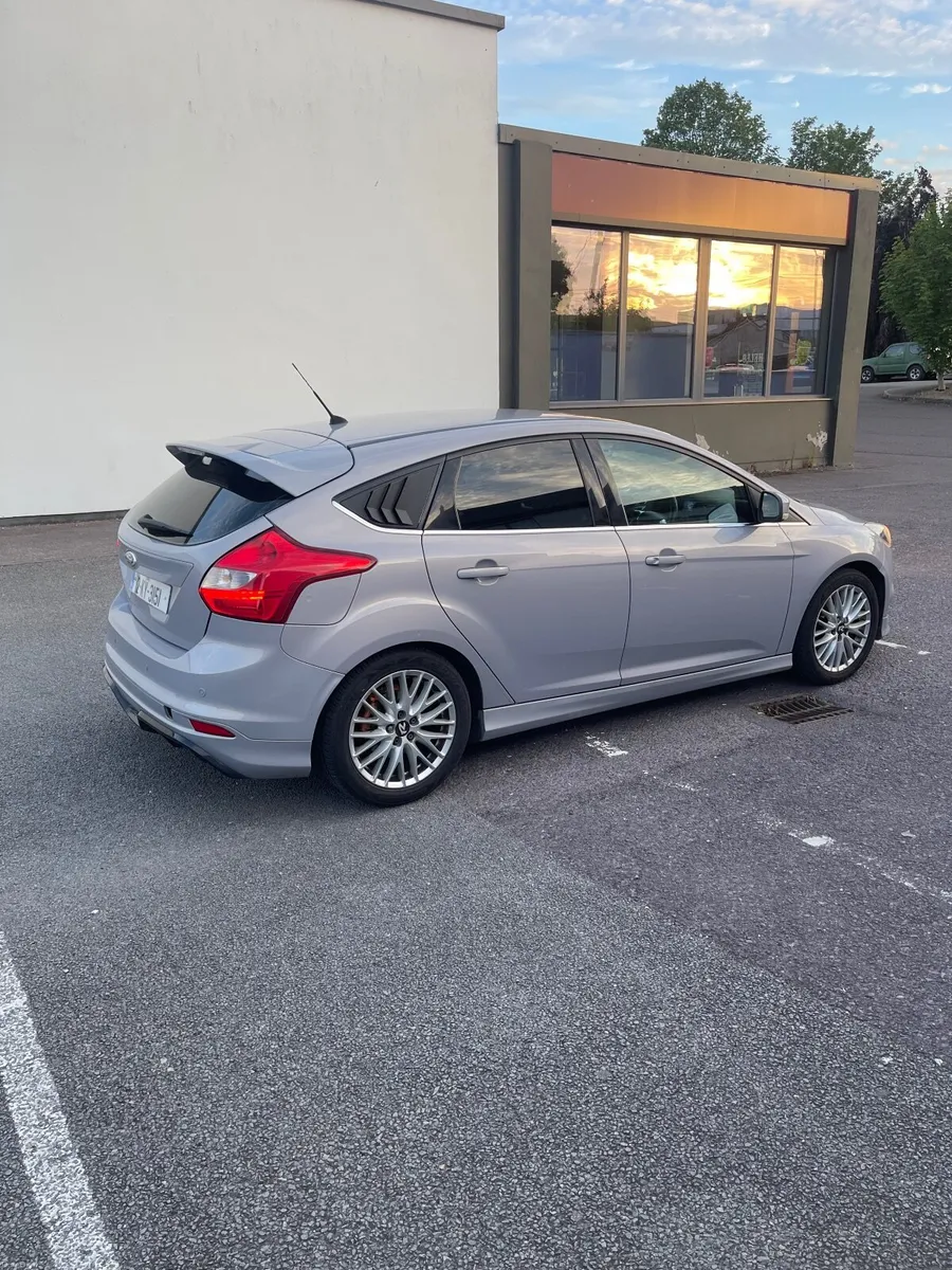 Ford Focus 2012 - Image 3
