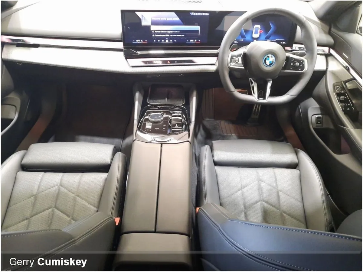 BMW i5 M Sport |  eDrive 40 |  83.9 kWh | Mineral - Image 2