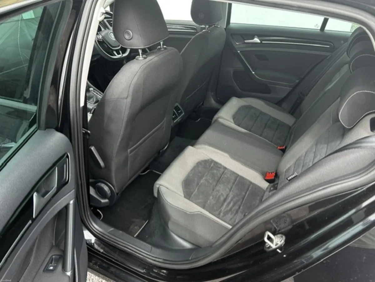 Volkswagen Golf AUTO - Image 6