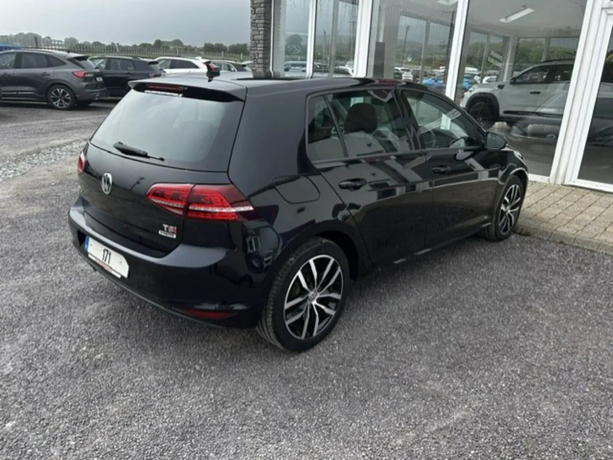 Volkswagen Golf AUTO - Image 4
