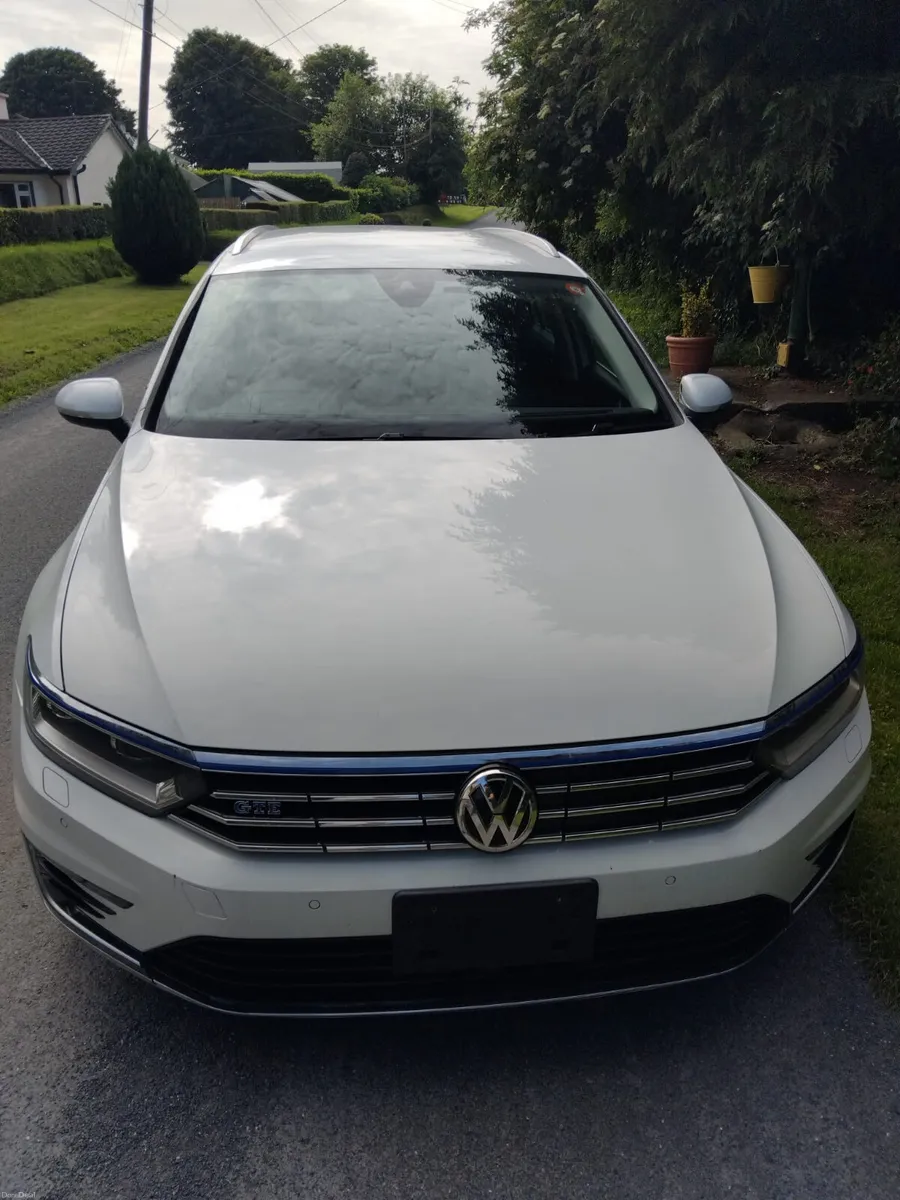 Volkswagen Passat Gte 1.4 hybrid - Image 2
