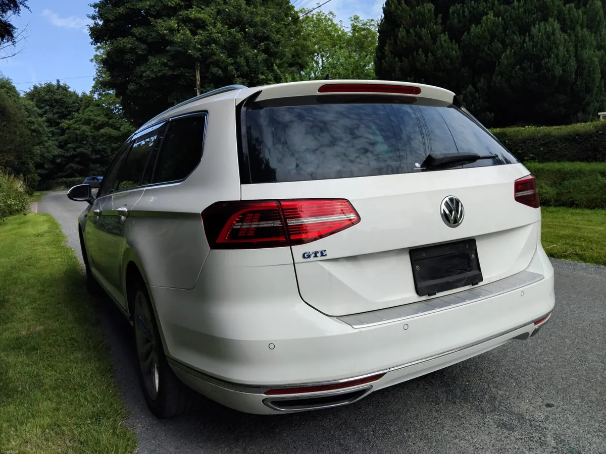 Volkswagen Passat Gte 1.4 hybrid - Image 5