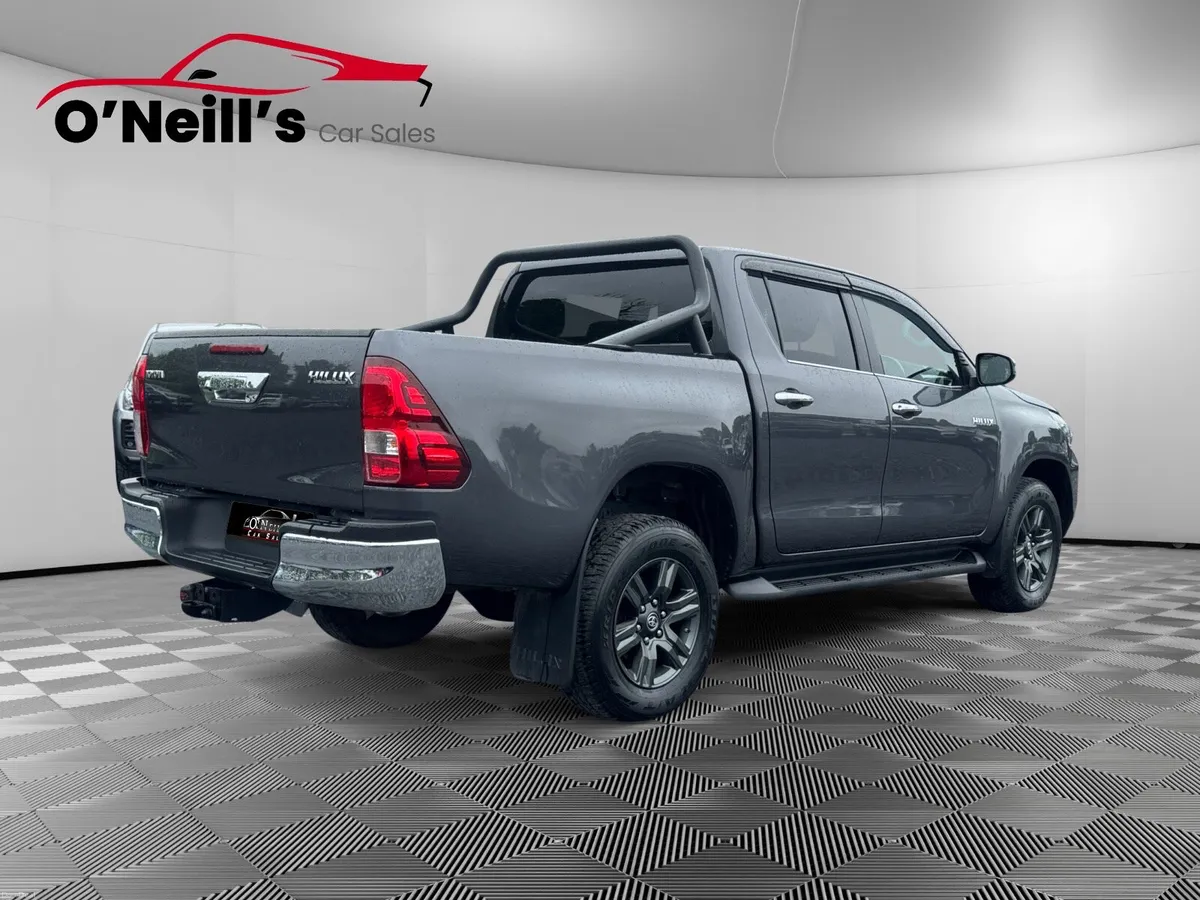 Toyota Hilux 2025 2.8 SR5 MANUAL NO VAT!!! #388 - Image 6