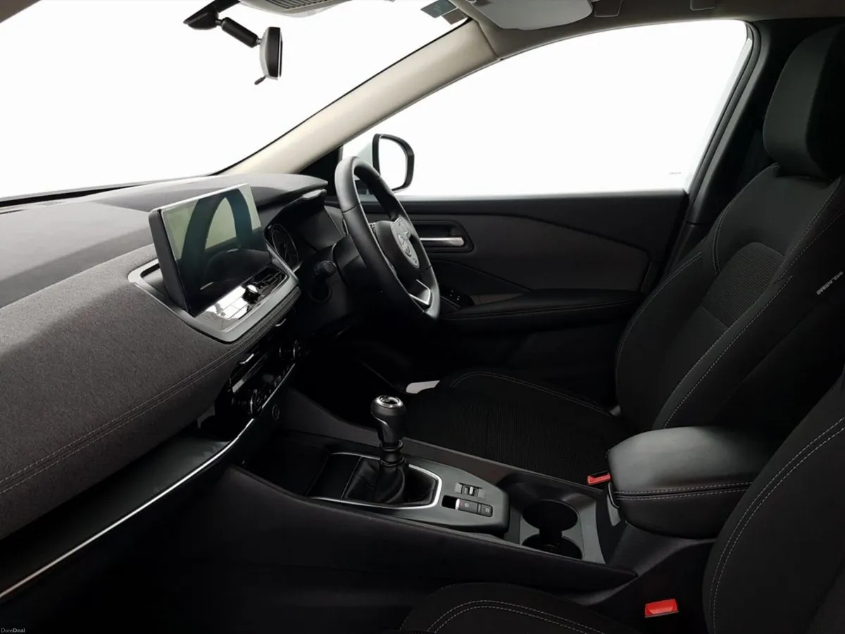 Nissan Qashqai 1.3 PET MILD HYBRID SV - Image 4