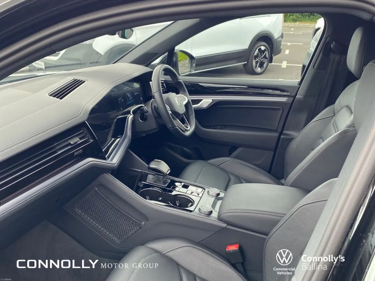 Volkswagen Touareg TOUAREG COMM R-LINE 3.0 TDI *Fu - Image 4