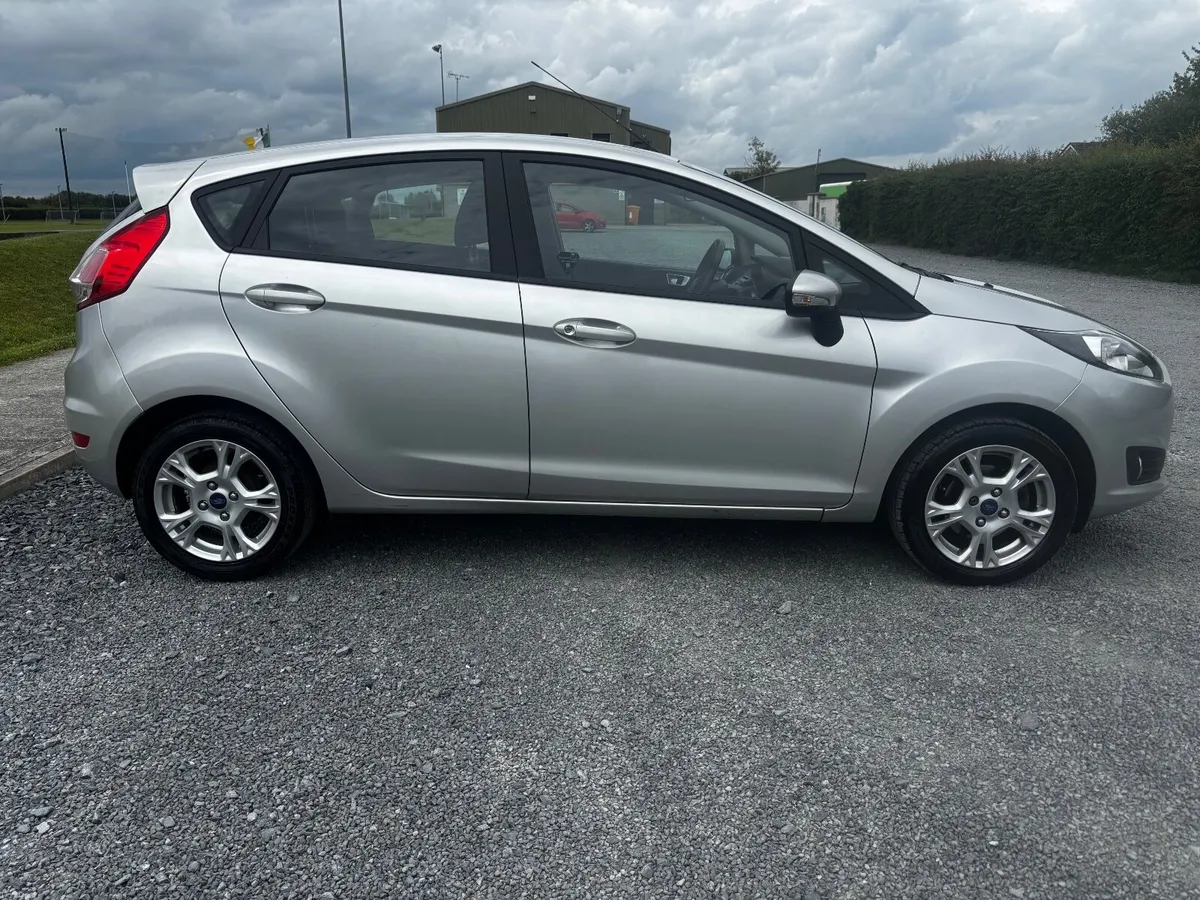 Ford Fiesta 2017 - Image 2